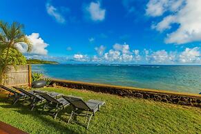 Bond House 4 Bedroom Home by RedAwning