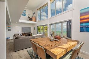 Bond House 4 Bedroom Home by RedAwning