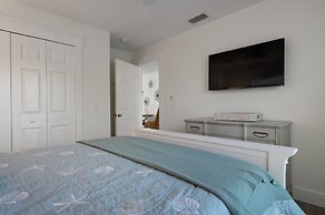 NEW Bay Dreamin 4 Bedroom Private Pool Spa Beach Front Property 3 Home