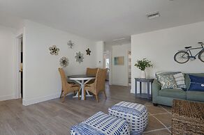 NEW Bay Dreamin 4 Bedroom Private Pool Spa Beach Front Property 3 Home