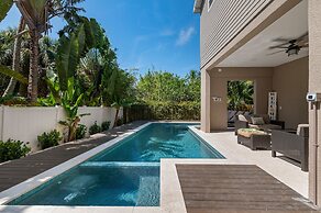 NEW Bay Dreamin 4 Bedroom Private Pool Spa Beach Front Property 3 Home