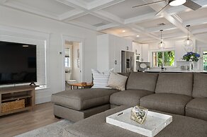 NEW Bay Dreamin 4 Bedroom Private Pool Spa Beach Front Property 3 Home