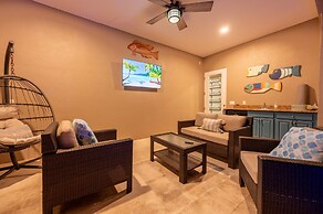 NEW Bay Dreamin 4 Bedroom Private Pool Spa Beach Front Property 3 Home