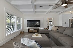 NEW Bay Dreamin 4 Bedroom Private Pool Spa Beach Front Property 3 Home