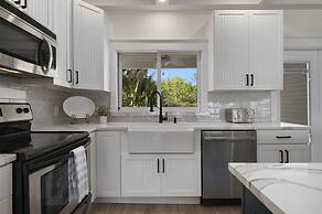 NEW Bay Dreamin 4 Bedroom Private Pool Spa Beach Front Property 3 Home