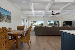 NEW Bay Dreamin 4 Bedroom Private Pool Spa Beach Front Property 3 Home