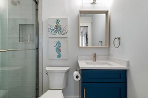 NEW Bay Dreamin 4 Bedroom Private Pool Spa Beach Front Property 3 Home