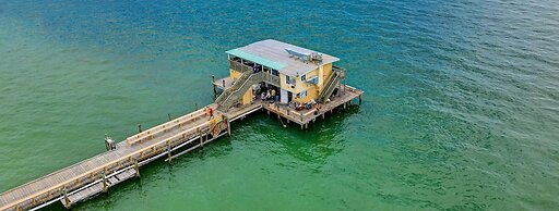 NEW Bay Dreamin 4 Bedroom Private Pool Spa Beach Front Property 3 Home