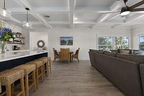 NEW Bay Dreamin 4 Bedroom Private Pool Spa Beach Front Property 3 Home