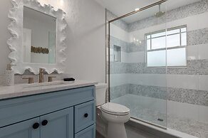 NEW Bay Dreamin 4 Bedroom Private Pool Spa Beach Front Property 3 Home