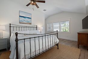 NEW Bay Dreamin 4 Bedroom Private Pool Spa Beach Front Property 3 Home