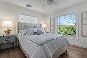 NEW Bay Dreamin 4 Bedroom Private Pool Spa Beach Front Property 3 Home