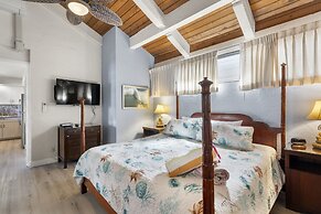 Papakea A403 3 Bedroom Condo by RedAwning