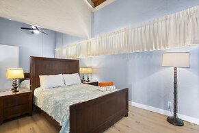 Papakea A403 3 Bedroom Condo by RedAwning