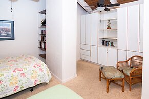 Papakea A403 3 Bedroom Condo by RedAwning
