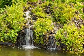 Papakea A403 3 Bedroom Condo by RedAwning