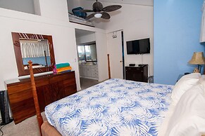 Papakea A403 3 Bedroom Condo by RedAwning