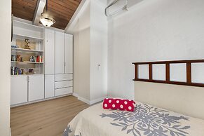 Papakea A403 3 Bedroom Condo by RedAwning