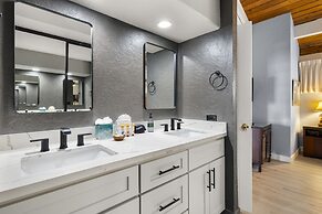 Papakea A403 3 Bedroom Condo by RedAwning