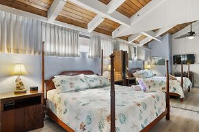 Papakea A403 3 Bedroom Condo by RedAwning
