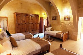 Villeleynah Amazing Gozitan Villa + Pool