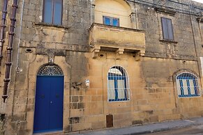 Centre Island Gozitan Farmhouse & Pool