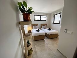 Impeccable 2-bed Apartment in Willemstad