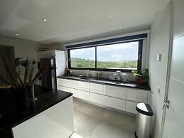 Impeccable 2-bed Apartment in Willemstad