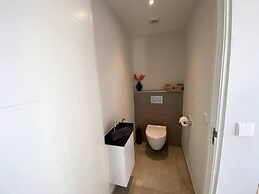 Impeccable 2-bed Apartment in Willemstad