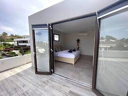 Impeccable 2-bed Apartment in Willemstad