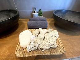 Impeccable 2-bed Apartment in Willemstad