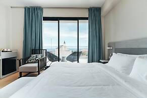 Elements Hotel & Shops