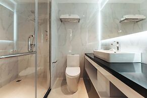 Elements Hotel & Shops