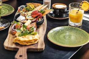 Elements Hotel & Shops