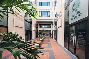 Elements Hotel & Shops