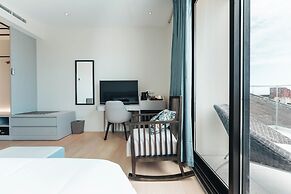 Elements Hotel & Shops