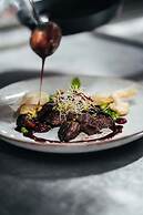 Elements Hotel & Shops