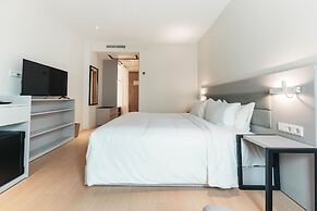 Elements Hotel & Shops