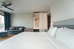 Elements Hotel & Shops