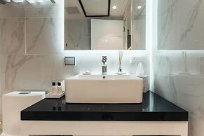 Elements Hotel & Shops