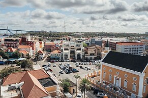 Elements Hotel & Shops