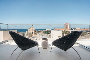 Elements Hotel & Shops