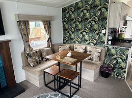 Relaxing and Quiet Holiday Cabin, Sleeps 4