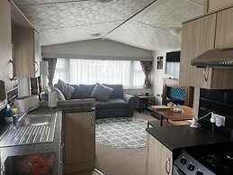 Relaxing and Quiet Holiday Cabin, Sleeps 4