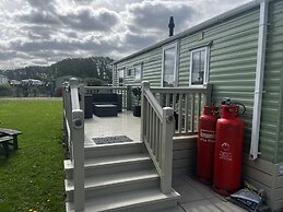 Relaxing and Quiet Holiday Cabin, Sleeps 4