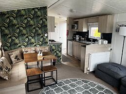 Relaxing and Quiet Holiday Cabin, Sleeps 4