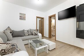 Muo Sea Front Apartments Kotor