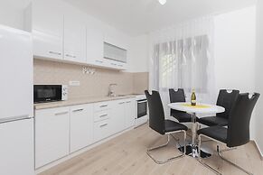 Muo Sea Front Apartments Kotor