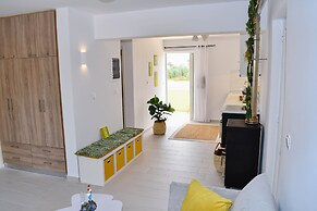 2 Bedroom Apartment Lambisea