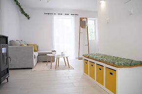 2 Bedroom Apartment Lambisea